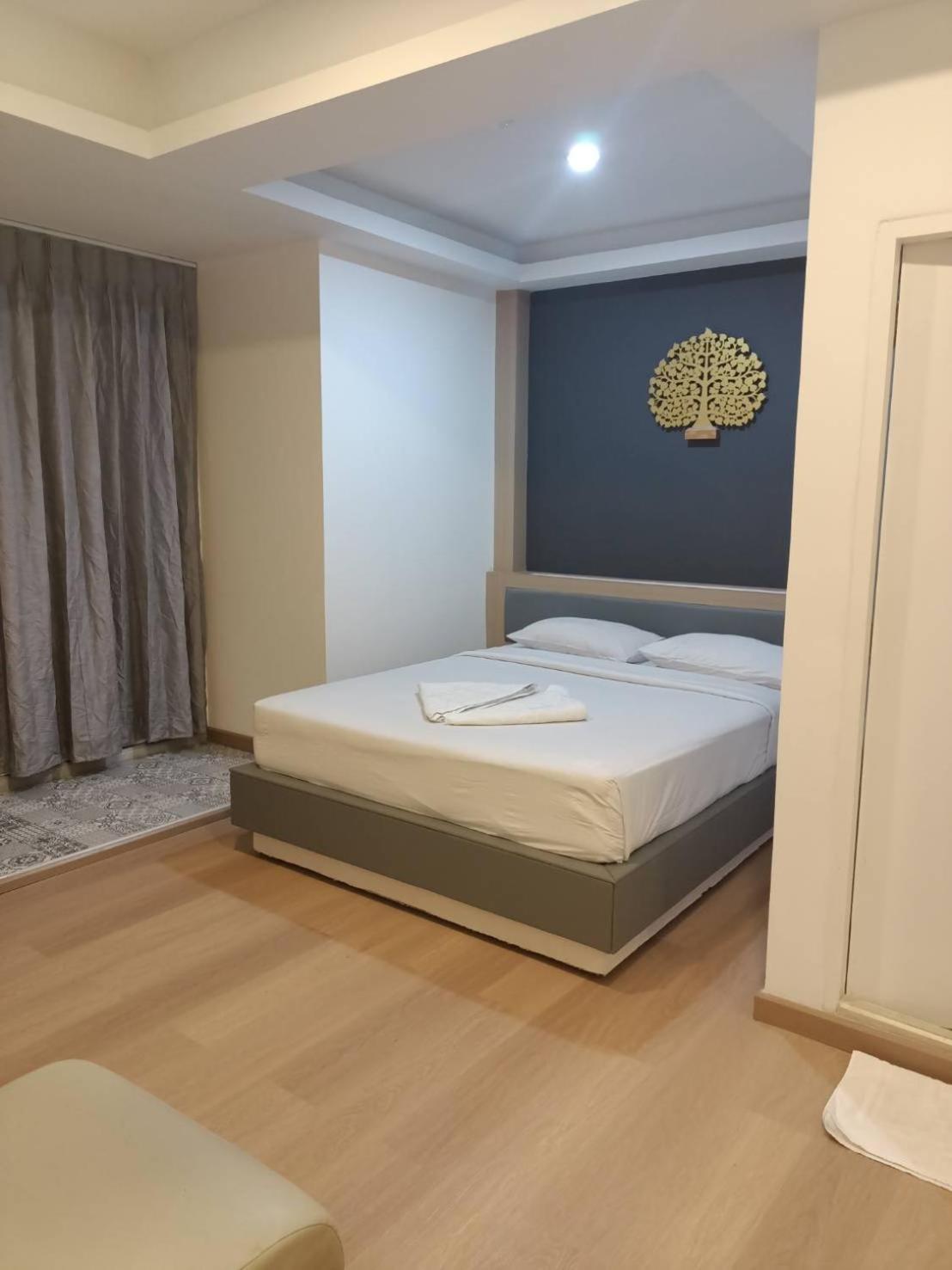 Royal Garden Home Hotel Бангкок Экстерьер фото