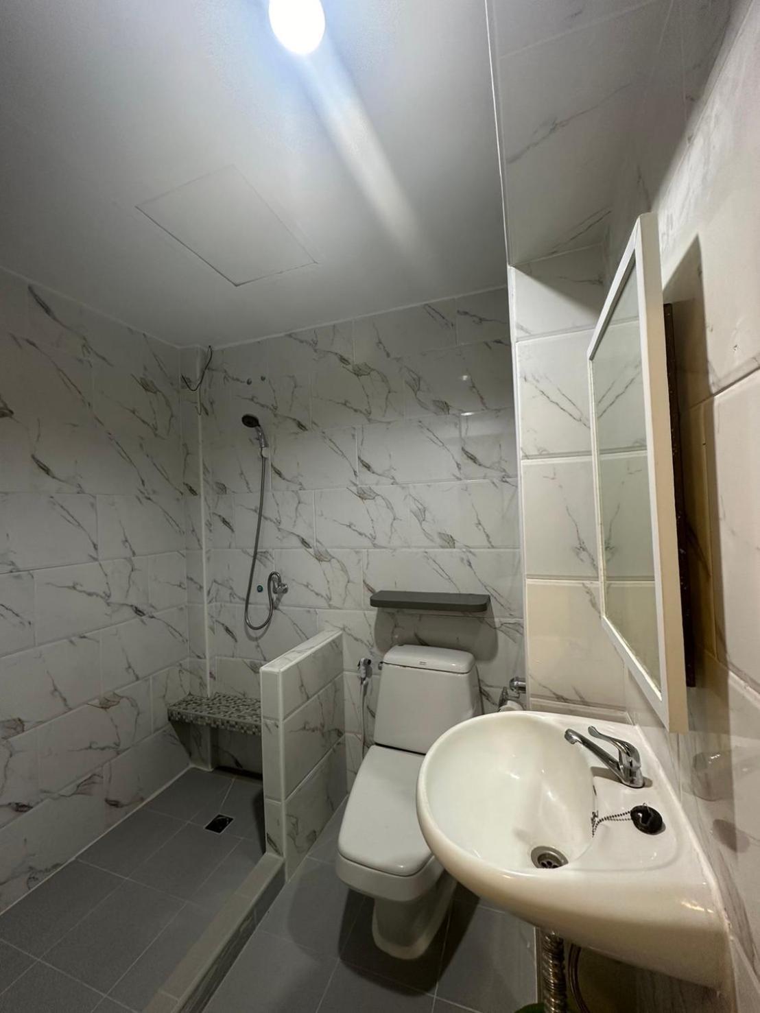 Royal Garden Home Hotel Бангкок Экстерьер фото