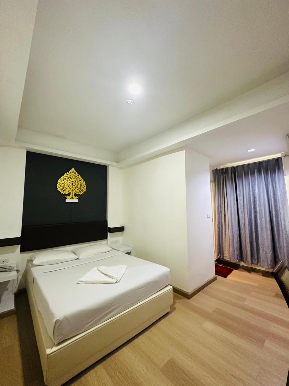 Royal Garden Home Hotel Бангкок Экстерьер фото
